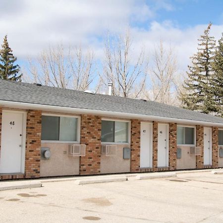 Prairie Oasis Tourist Complex Motel Moose Jaw Exterior foto